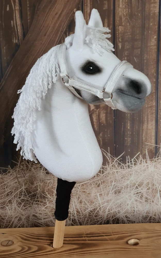 Stájová ohlávka pro Hobby Horse – bílá z popruhu podšitá šedým fleecem, velikost PONY