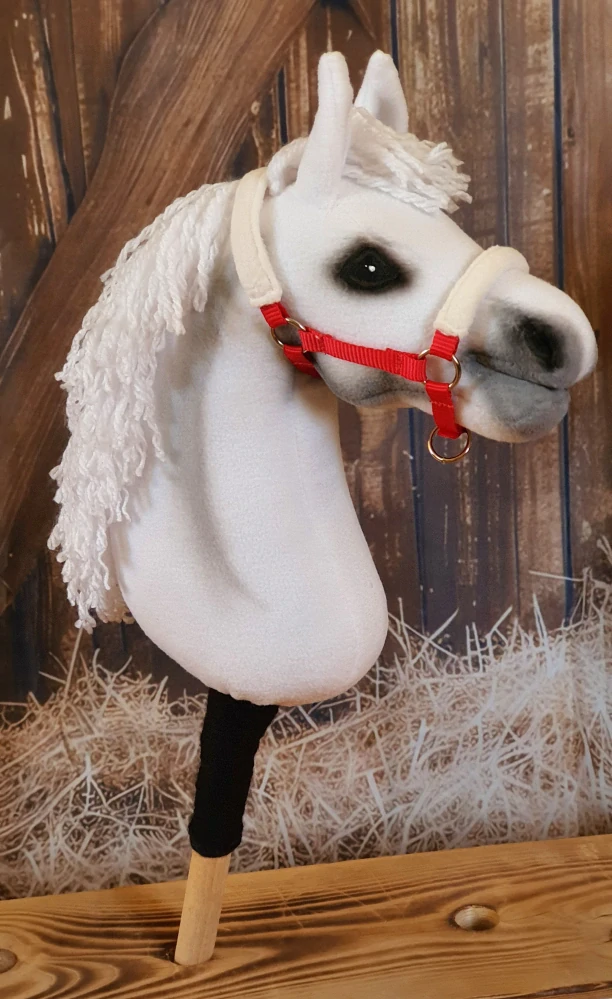 Stájová ohlávka pro Hobby Horse – červená z popruhu s bílým fleecem na nánosníku a nátylníku, velikost PONY