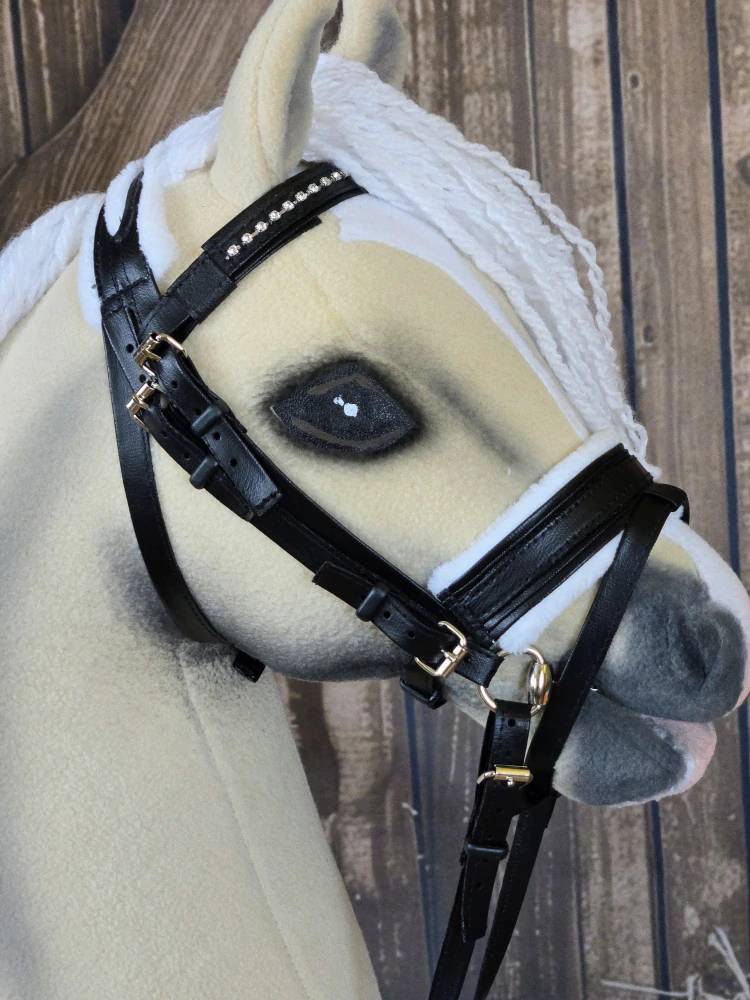 Hobby Horse - Anglická uzdečka (var.4), bílý beránek, nánosník s podpínkou