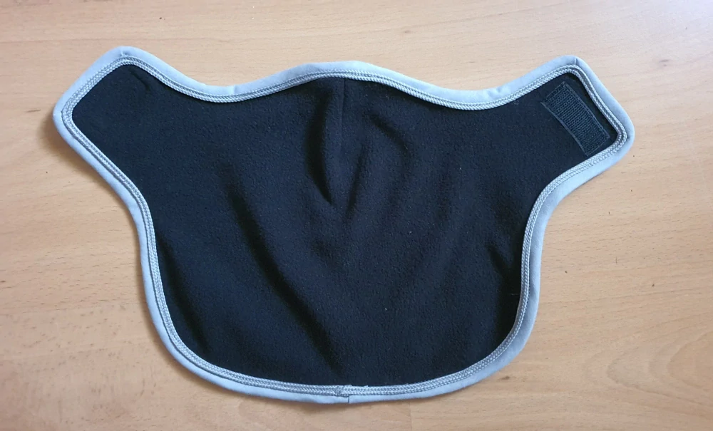 Odpocovací deka pro Hobby Horse – černá z fleecu s šedým lemováním, velikost PONY