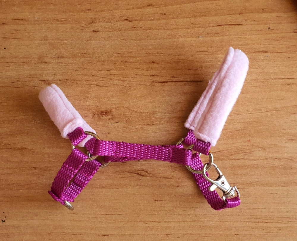 Stájová ohlávka pro Hobby Horse – tmavě růžová z popruhu s růžovým fleecem na nánosníku a nátylníku, velikost PONY