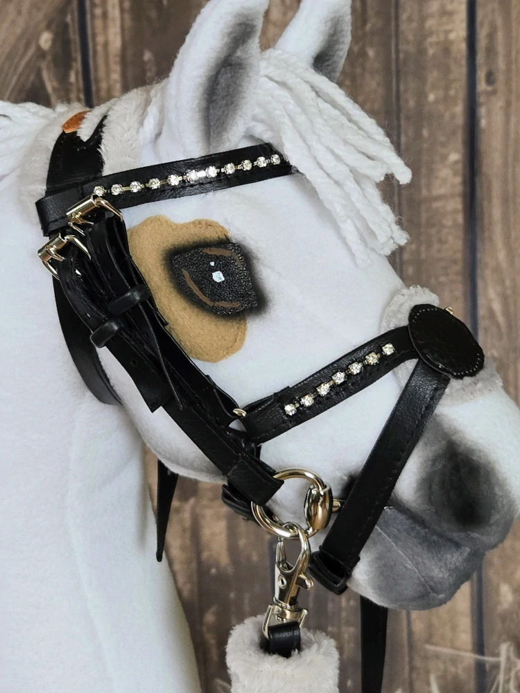 Uzdečka s mexickým nánosníkem pro Hobby Horse – černá z koženky, podšitá šedým beránkem, odnímatelný beránek na otěžích, velikost PONY