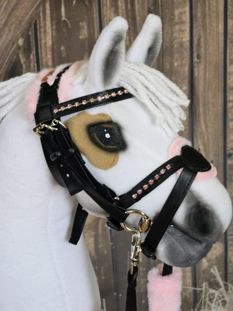 Uzdečka s mexickým nánosníkem pro Hobby Horse – černá z koženky, podšitá růžovým beránkem, odnímatelný beránek na otěžích, velikost PONY