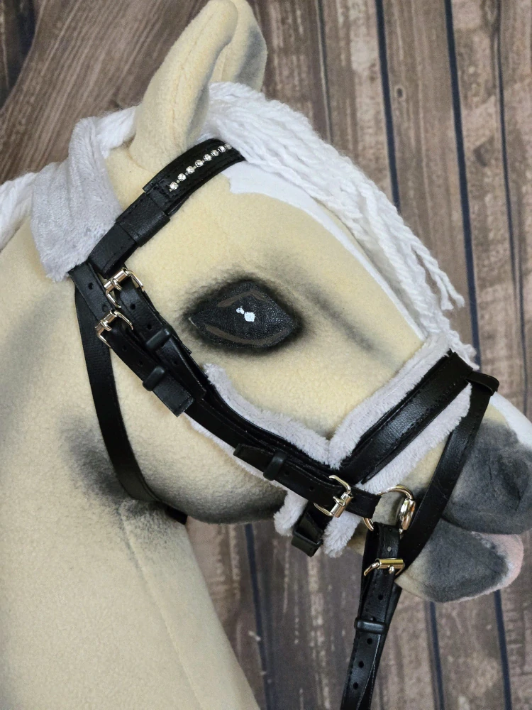 Hobby Horse - Uzdečka se švédským nánosníkem, šedý beránek