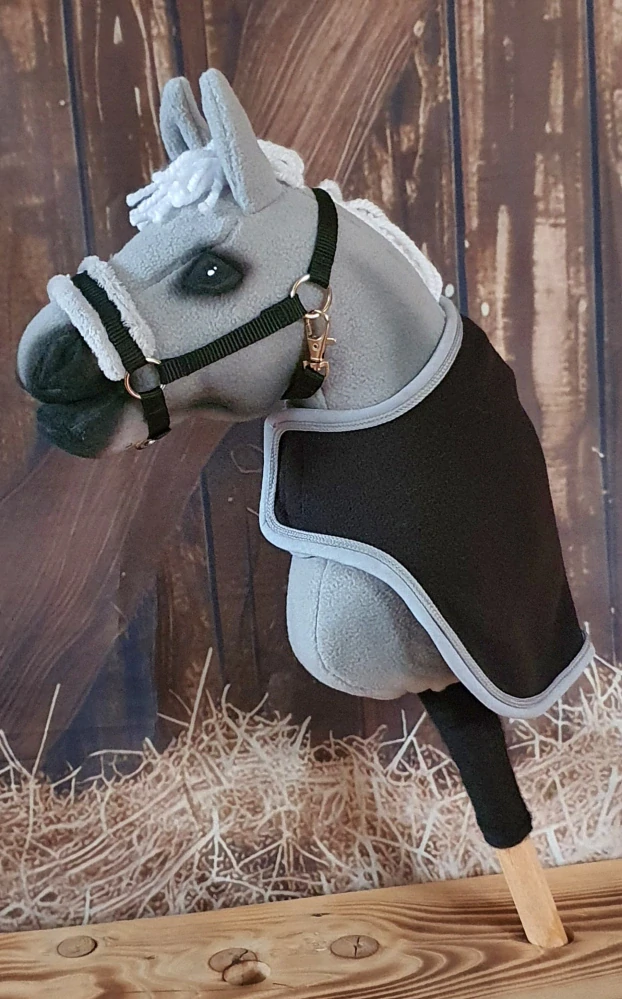 Odpocovací deka pro Hobby Horse – černá z fleecu s šedým lemováním, velikost PONY