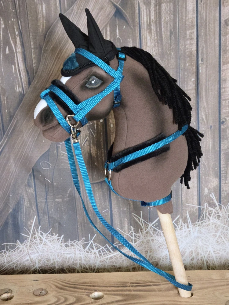 Uzdečka s anglickým nánosníkem a podpínkou pro Hobby Horse – tyrkysová z popruhu s černým beránkem, velikost PONY