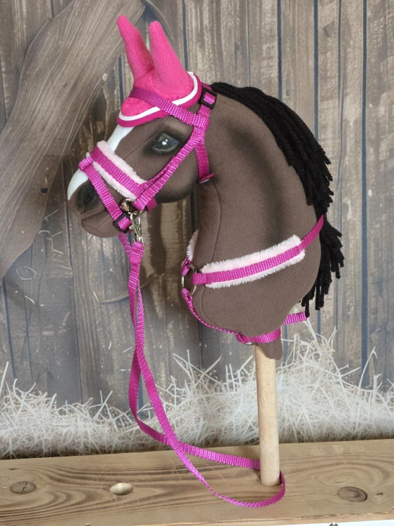 Poprsák pro Hobby Horse – tmavě růžový z popruhu s růžovými beránky, velikost PONY