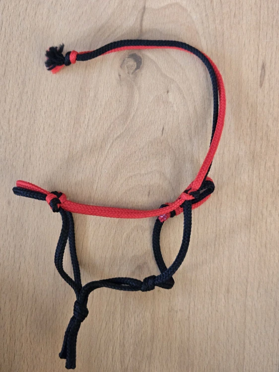 Pony - Parelka, červeno-černá