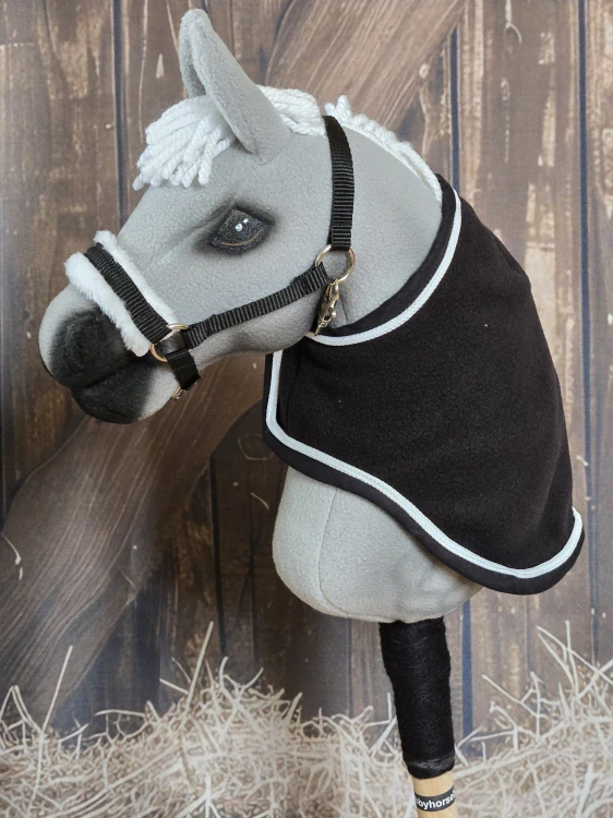 Stájová ohlávka pro Hobby Horse – černá z popruhu s bílým beránkem, velikost PONY