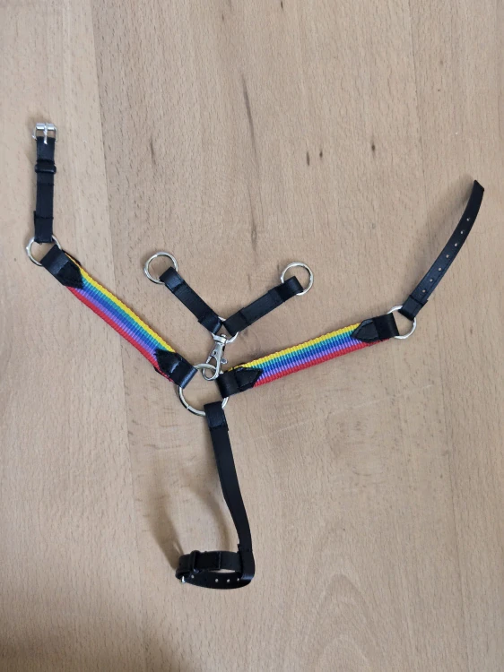 Poprsák s martingalem pro Hobby Horse – kombinace barevných popruhů a černé koženky, velikost PONY