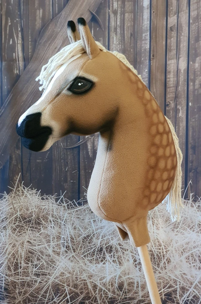 Hobby Horse - Welsh cob (1)
