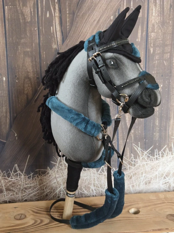 Poprsák s martingalem pro Hobby Horse – černý z koženky s tyrkysovými odnímatelnými beránky, velikost PONY