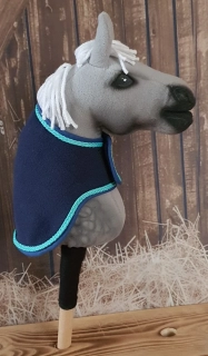 Odpocovací deka pro Hobby Horse – tmavě modrá z fleecu s tyrkysovým lemováním, velikost PONY