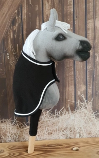 Odpocovací deka pro Hobby Horse – černá z fleecu s bílým lemováním, velikost PONY