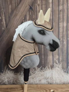 Zimní deka s čabrakou pro Hobby Horse – hnědá s černým lemováním, podšitá fleecem, velikost PONY