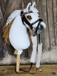 Uzdečka s mexickým nánosníkem pro Hobby Horse – černá z koženky, podšitá šedým beránkem, odnímatelný beránek na otěžích, velikost PONY