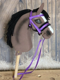 Uzdečka s anglickým nánosníkem bez podpínky pro Hobby Horse – fialová z popruhu s černým beránkem, velikost PONY